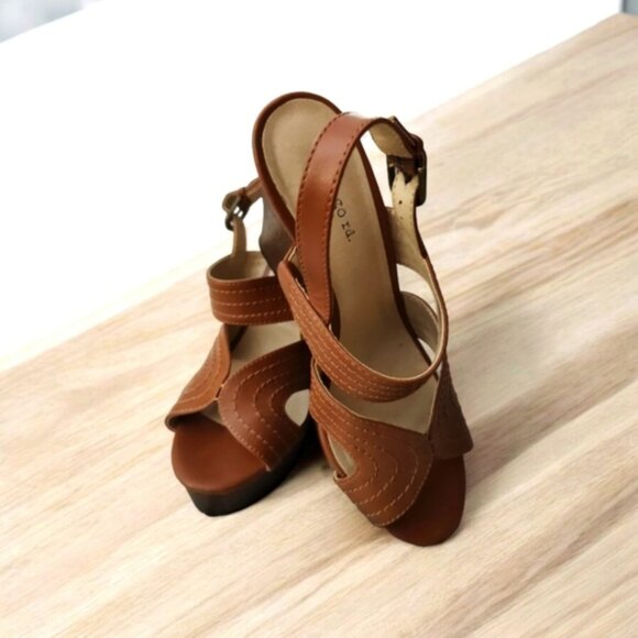 Indigo Rd. Cross Strap Heels, 7.5 - Picture 1 of 5